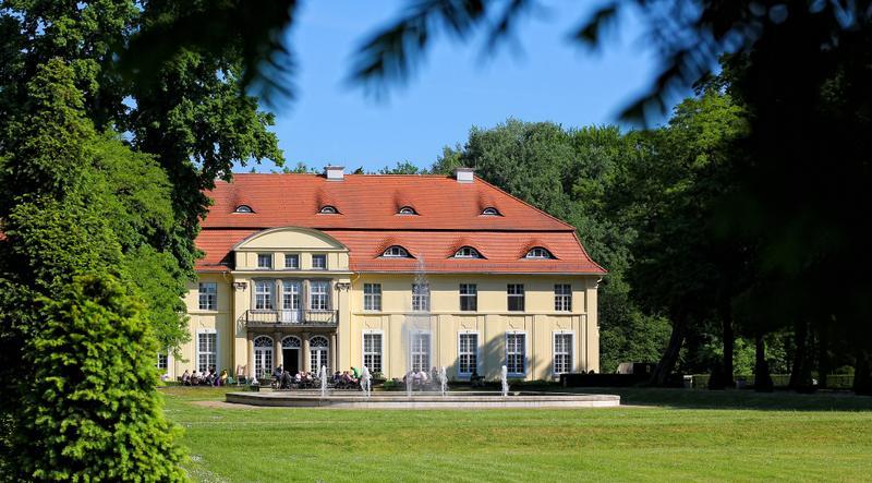 Schloss Hasenwinkel Hotel Exterior photo